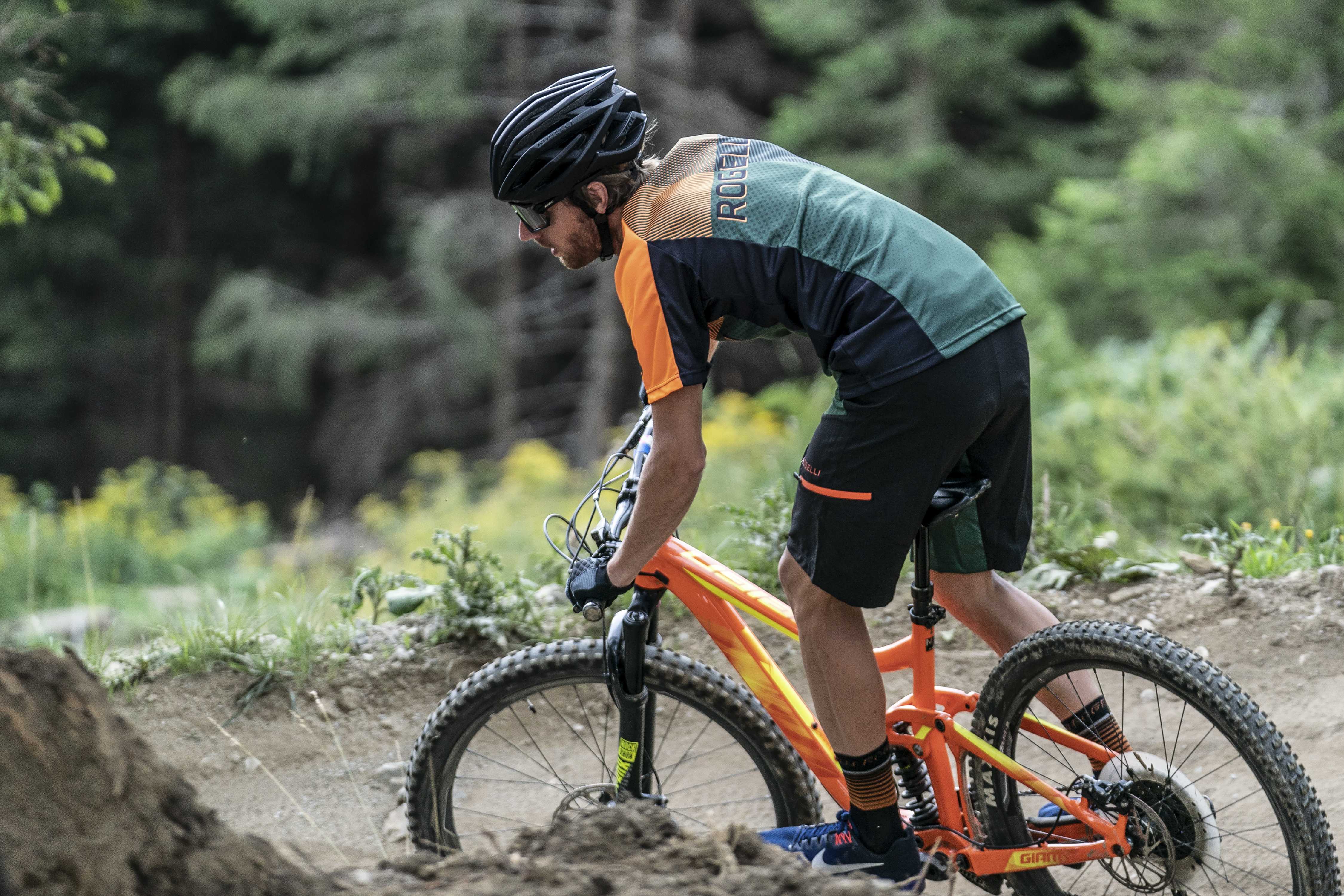 Adventure 2.0 MTB Short Zwart/Oranje/Groen - Fiets Schaatskleding